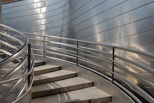 Corrimão de aço inox, conheça os principais materiais e modelos