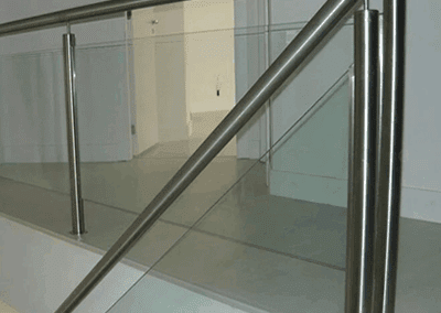 Guarda Corpo de Inox e Vidro em Dolcinópolis SP